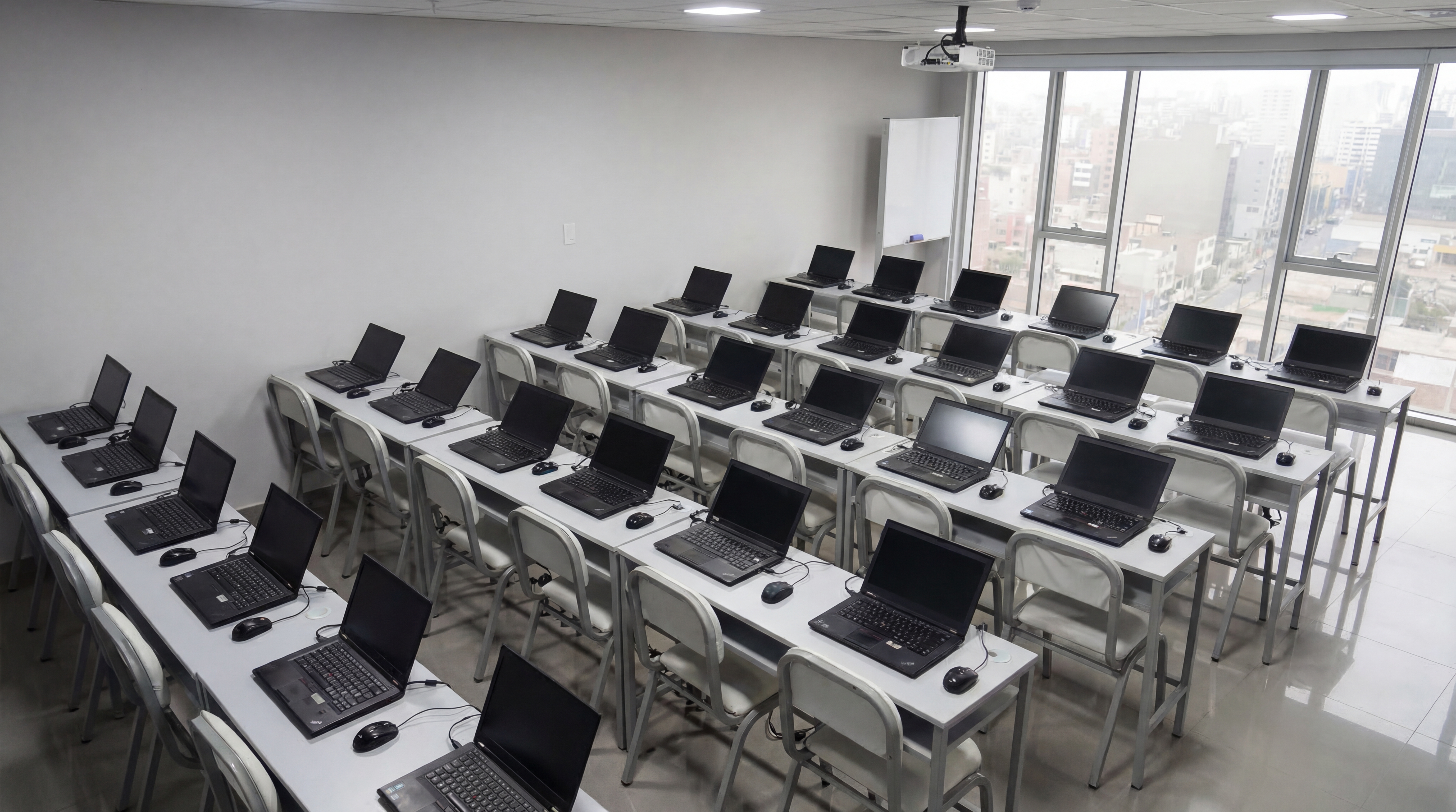 Aula con laptops